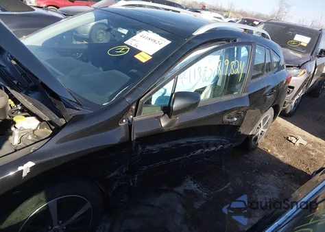 2021 Subaru Impreza Premium 5-Door z USA, uszkodzony, nr VIN 4S3GTAD64M3713160